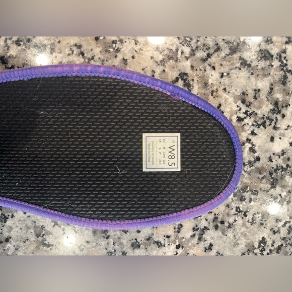 EUC, Rothy’s, Berry Lattice Stitch, Chelsea Sneaker, Rare, Women’s Size 8 1/2 - Picture 8 of 10